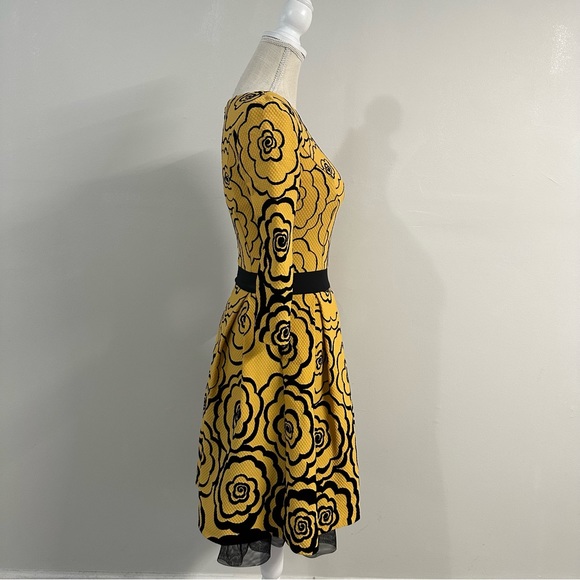 BIES & B8 Textured Roses Dress 3/4 Sleeve European Eur 36 US Size 4 - Picture 6 of 8